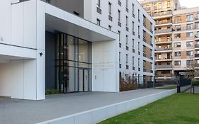 Praga Apartment With Parking By Noclegi Renters